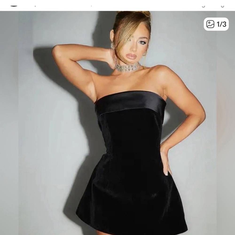 Black Strapless Dres